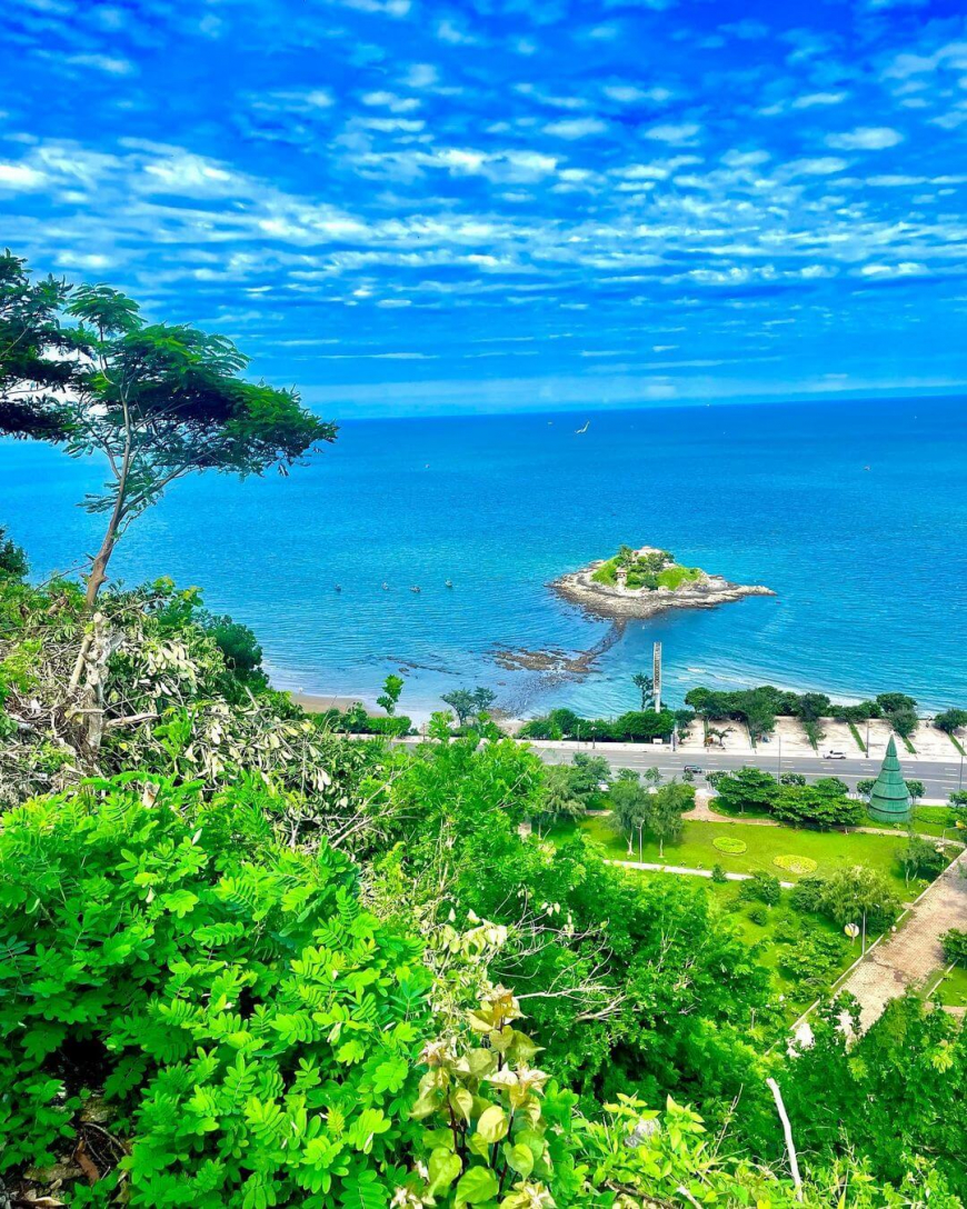 Vung Tau seaside road