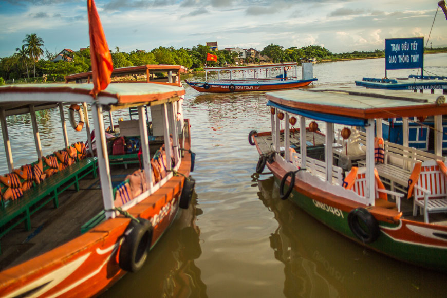 girls guide Hoi An Vietnam