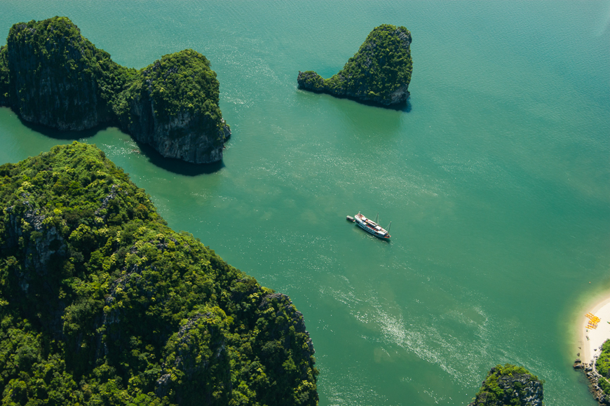 helicopter tour of halong bay