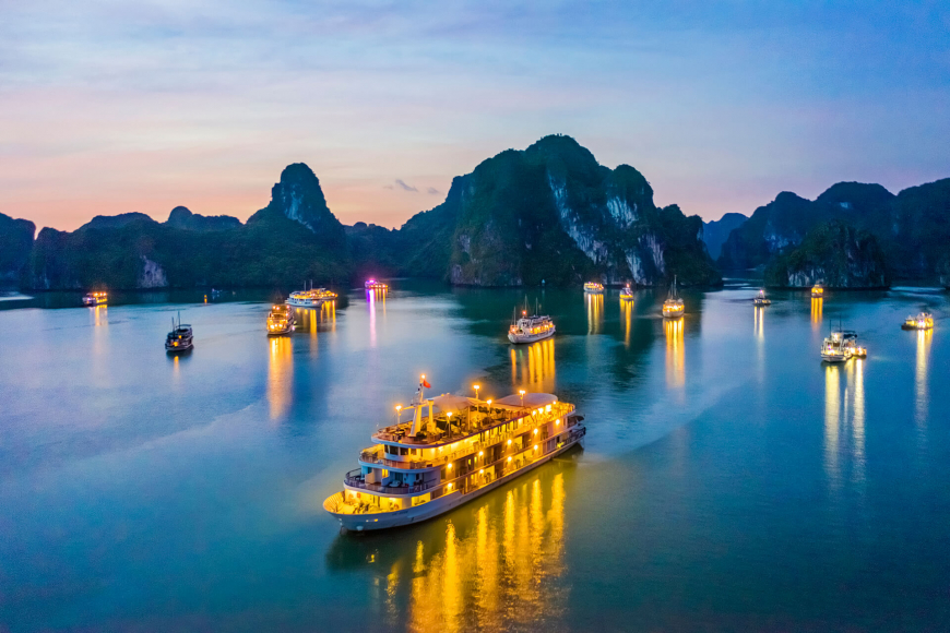 Cruise Boat Ha Long