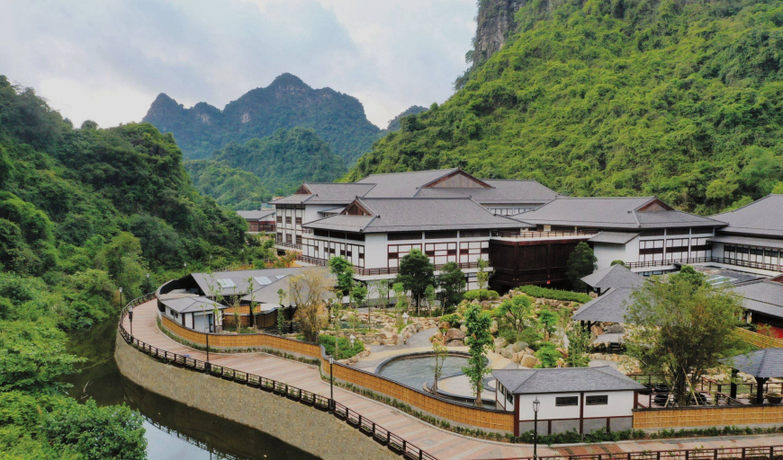 Yoko Onsen Quang Hanh